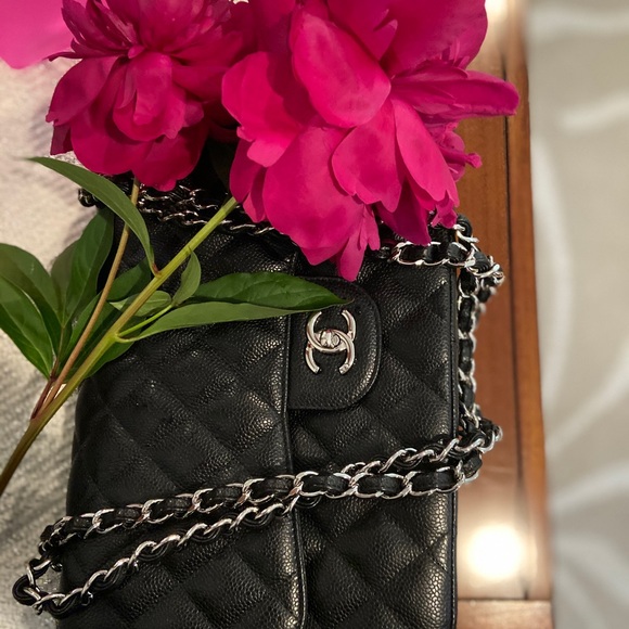 Authentic Chanel - Picture 4 of 4